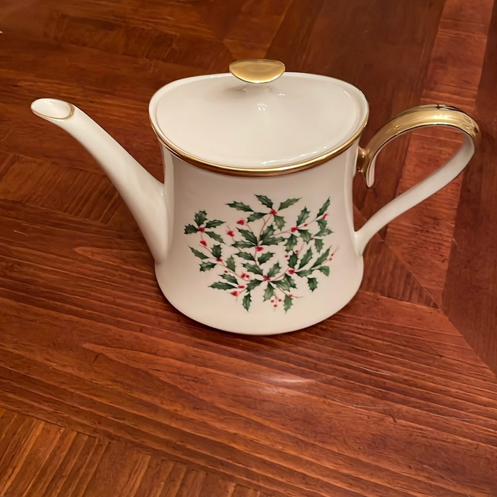 Lenox Coffee/ Tea Pot